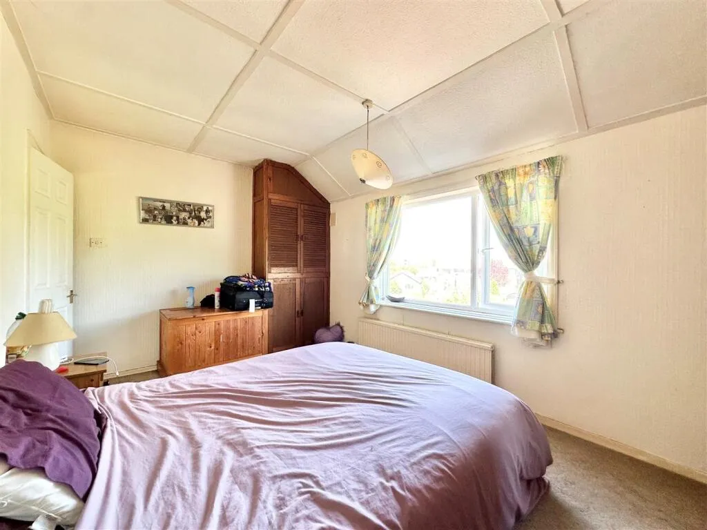 2 bed End of Terrace