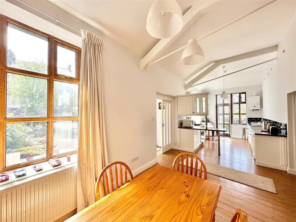 2 bed Detached Bungalow