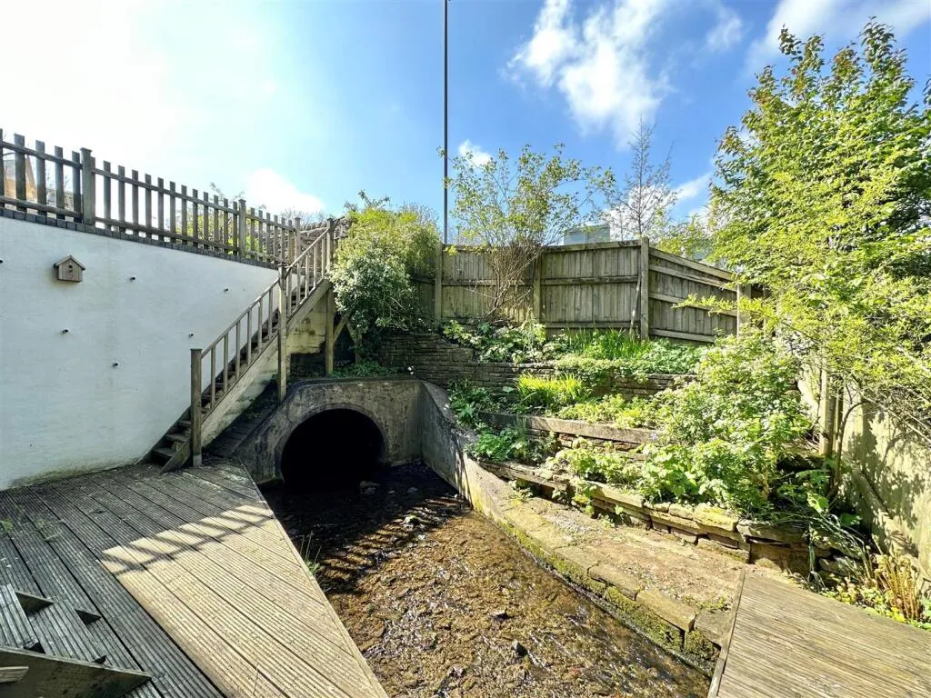 2 bed Detached Bungalow