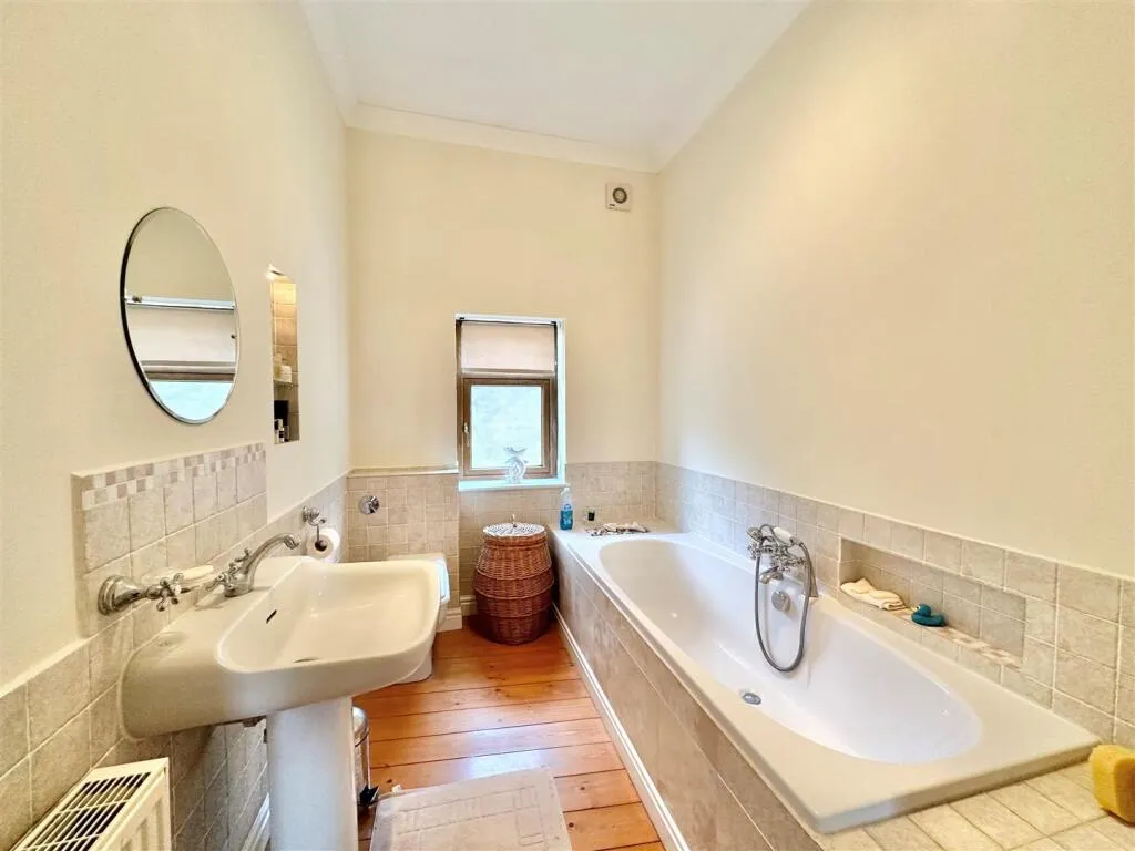 2 bed Detached Bungalow