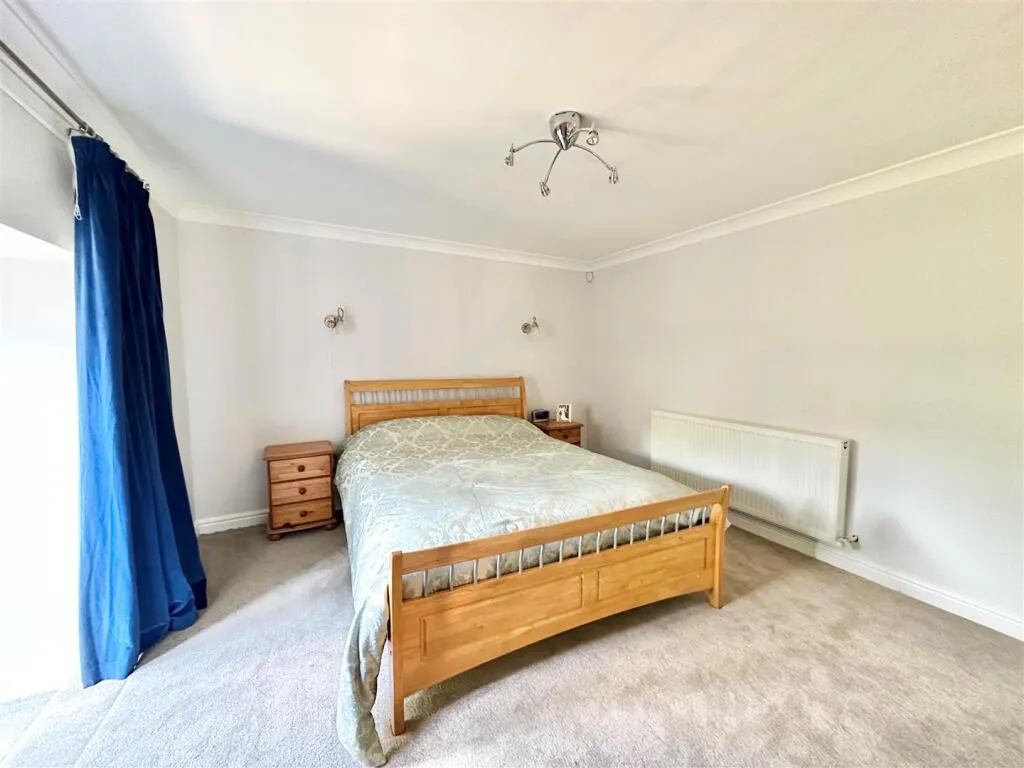 2 bed Detached Bungalow