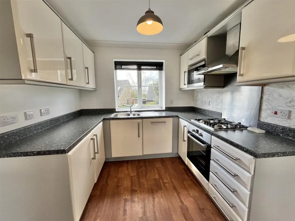 4 bed Semi-Detached