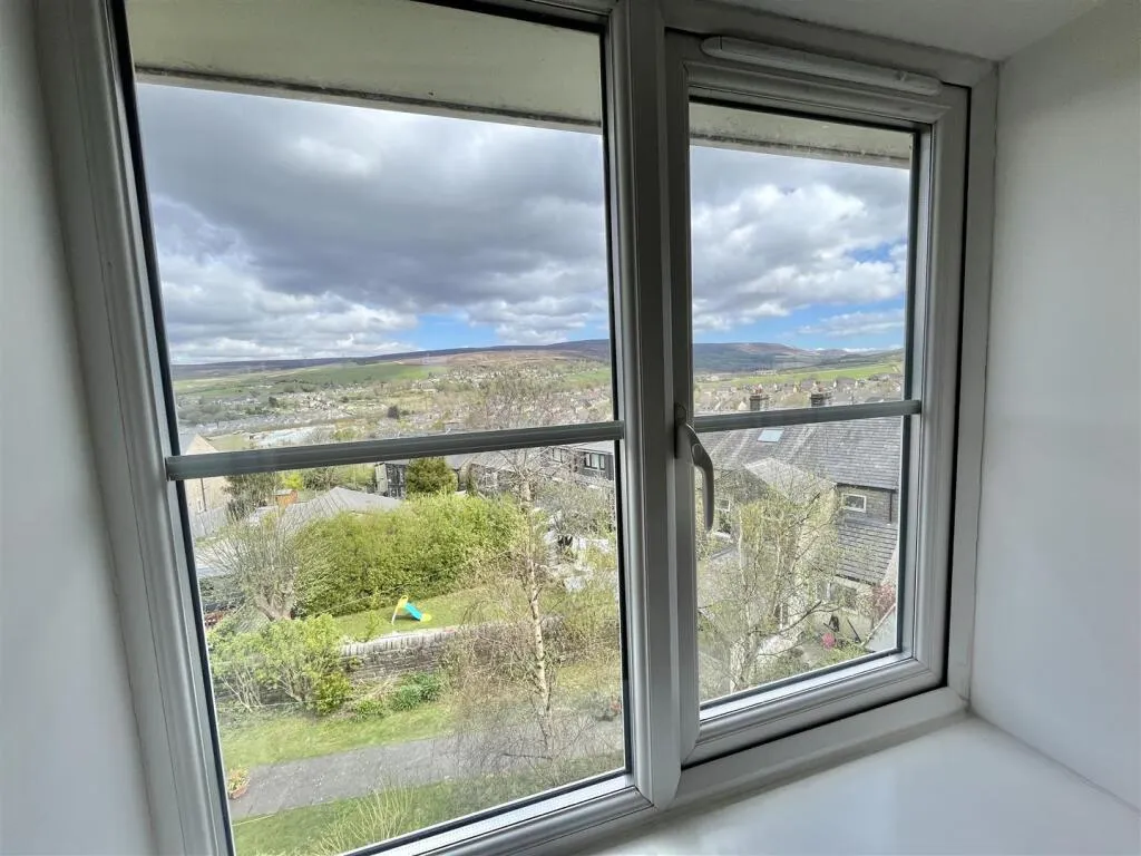 4 bed Semi-Detached