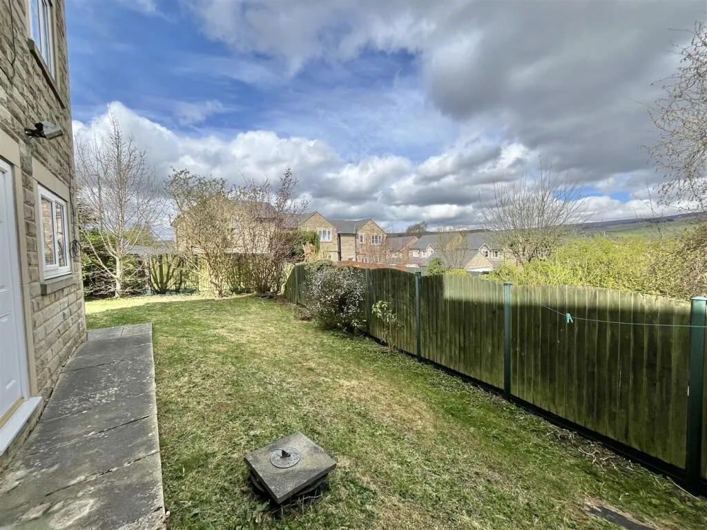 4 bed Semi-Detached