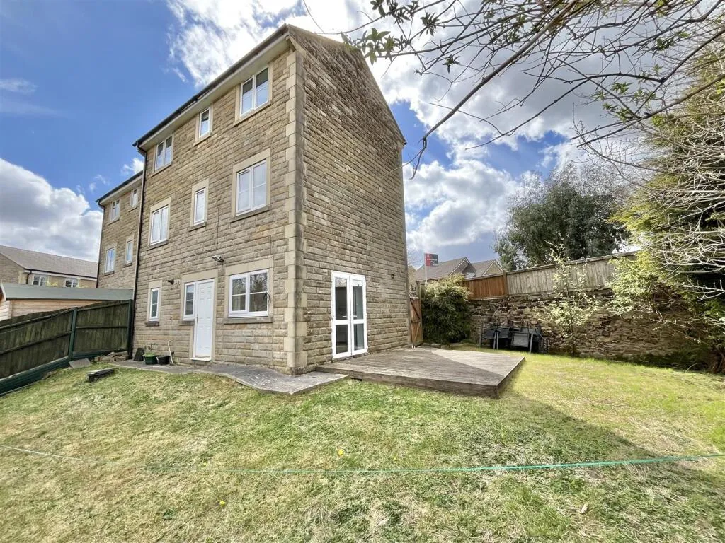 4 bed Semi-Detached