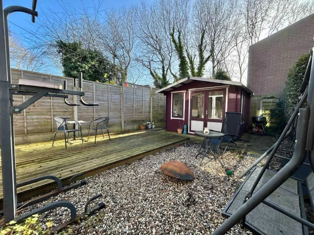 3 bed Terraced