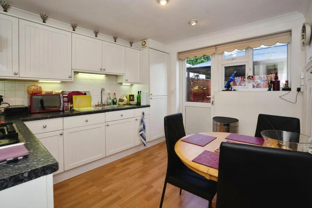 4 bed Semi-Detached