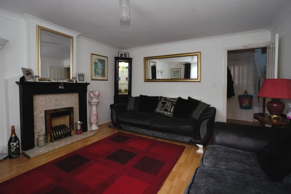 4 bed Semi-Detached