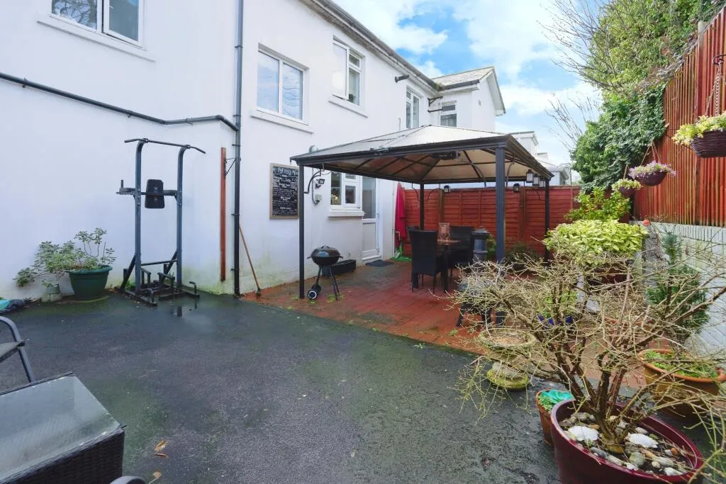 4 bed Semi-Detached