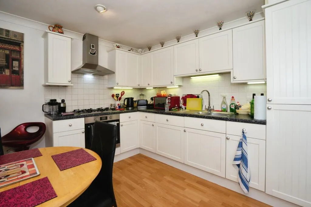4 bed Semi-Detached