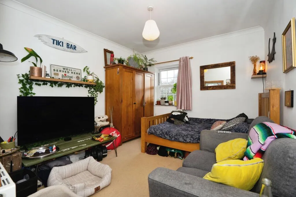 4 bed Semi-Detached