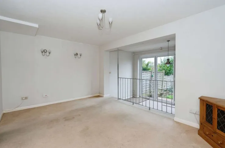 3 bed End of Terrace