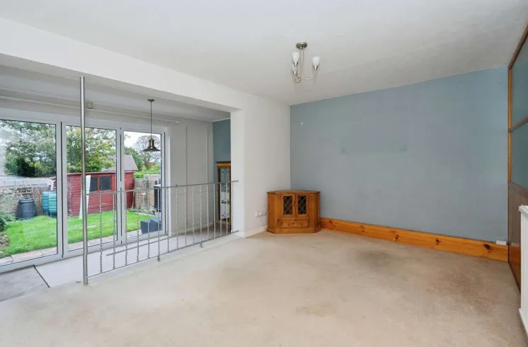 3 bed End of Terrace