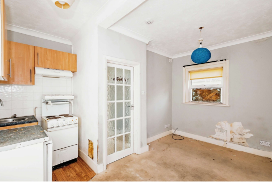 1 bed Ground Flat