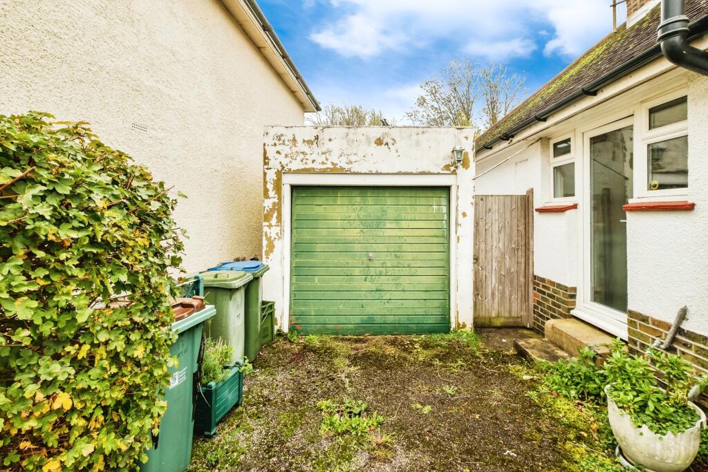 2 bed Detached Bungalow