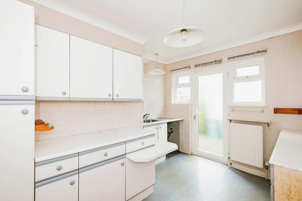 2 bed Detached Bungalow