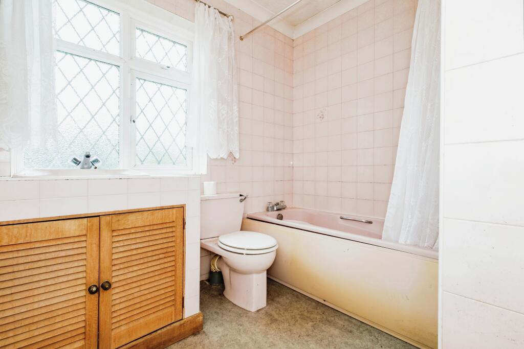 2 bed Detached Bungalow