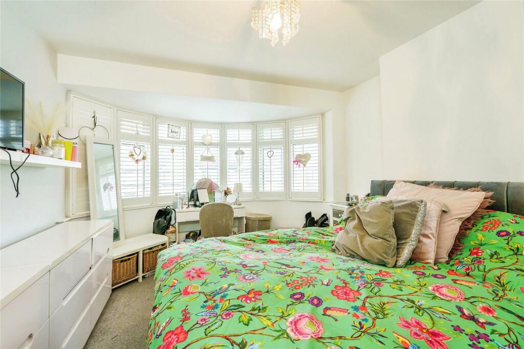 3 bed End of Terrace