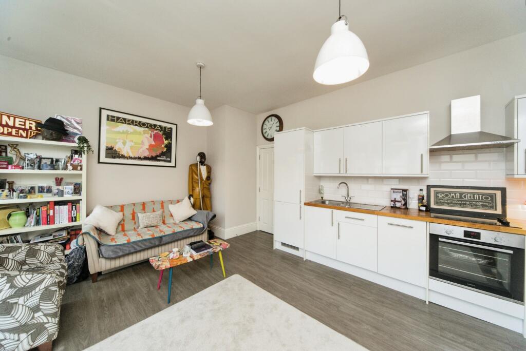 3 bed Maisonette