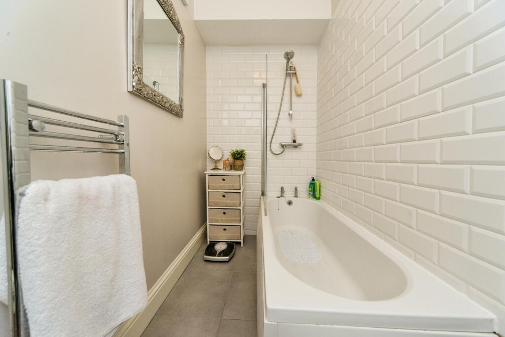 3 bed Maisonette