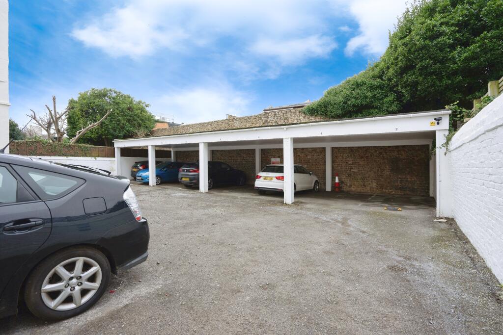 2 bed Apartment