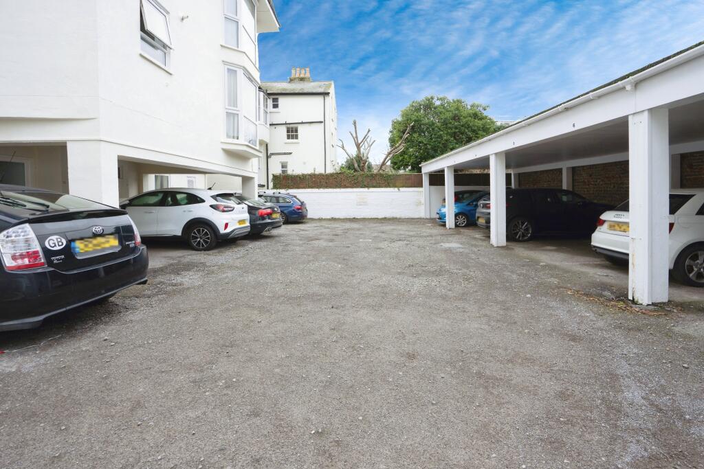 2 bed Apartment