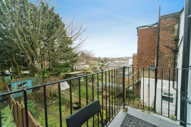 1 bed Maisonette
