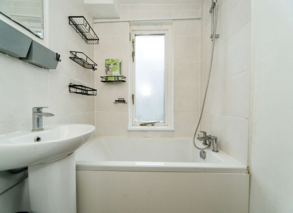 1 bed Maisonette