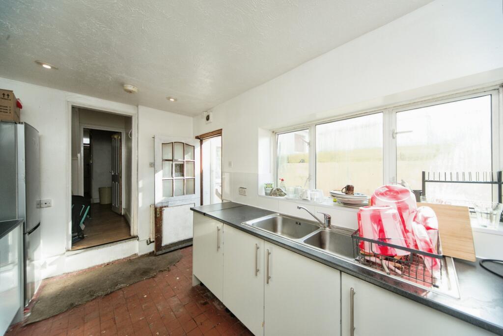 6 bed House