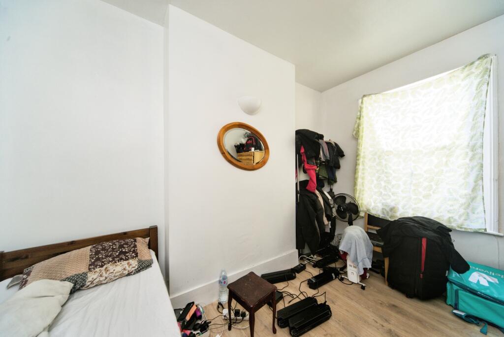 6 bed House