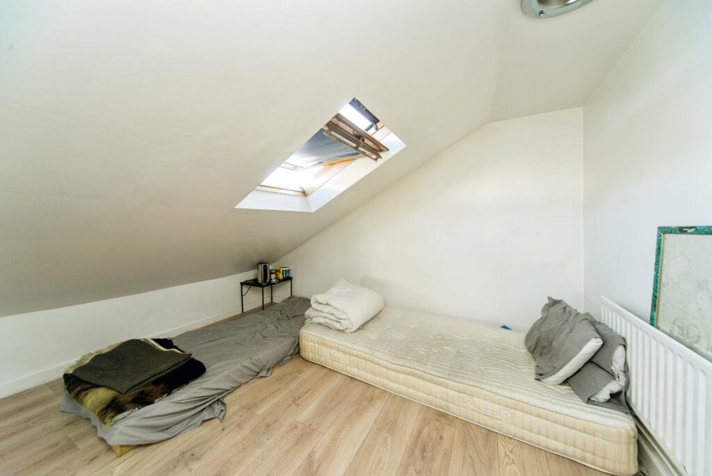 6 bed House