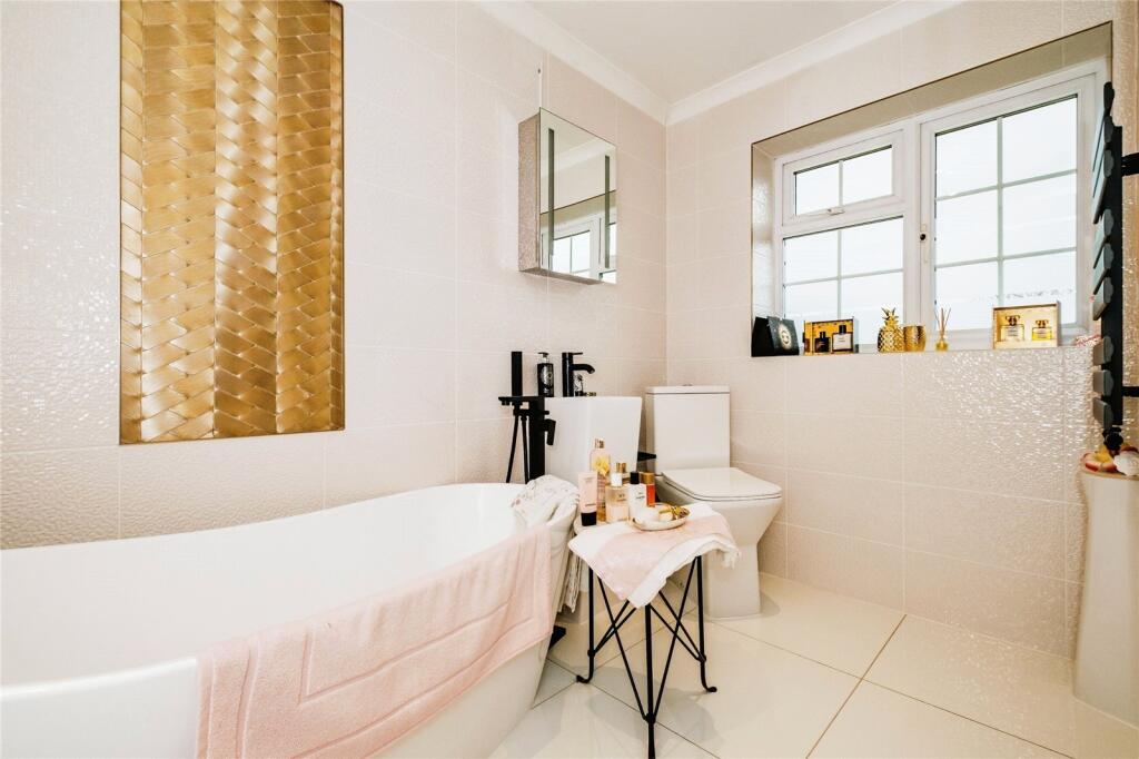 2 bed Semi-Detached