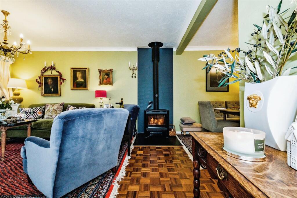 2 bed Semi-Detached