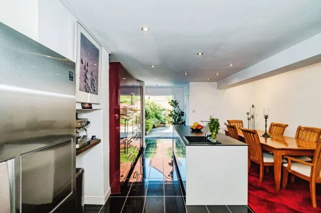 4 bed Terraced