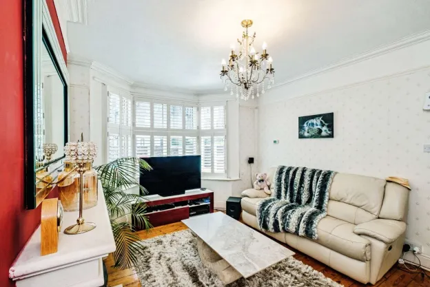 4 bed Terraced