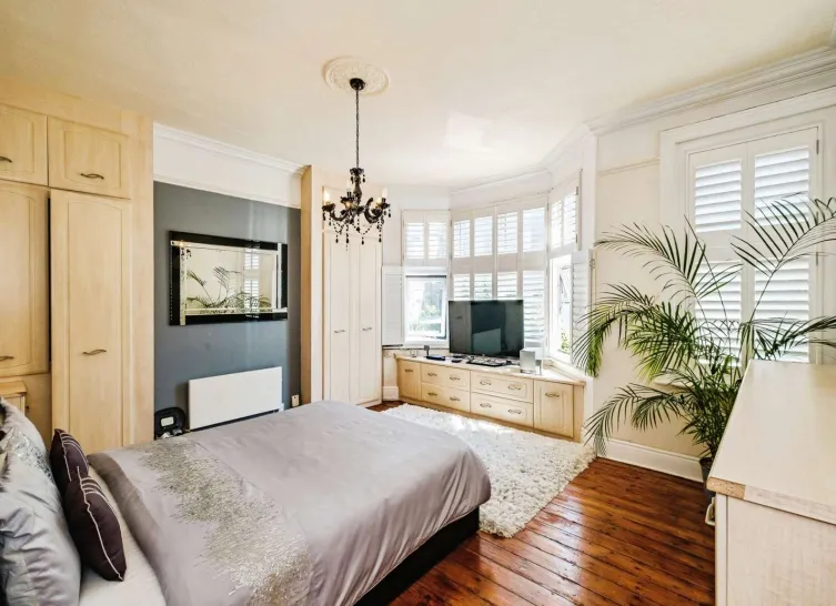 4 bed Terraced