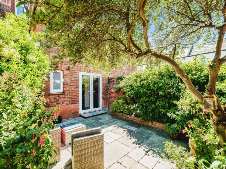 4 bed Terraced