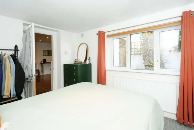 1 bed Ground Flat