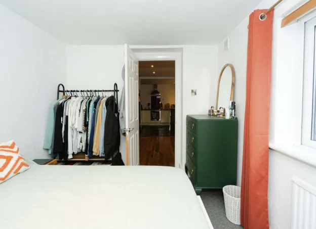 1 bed Ground Flat