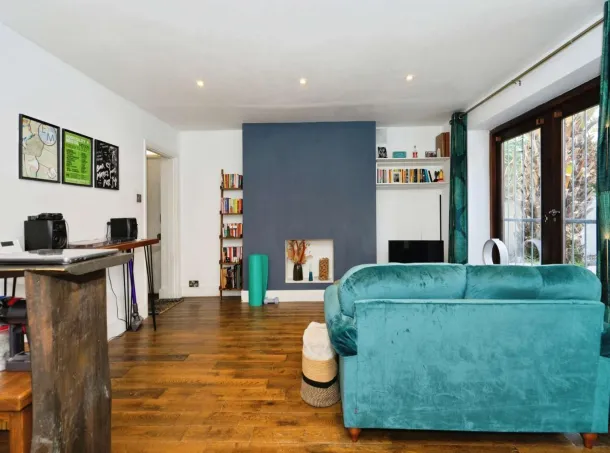 1 bed Ground Flat