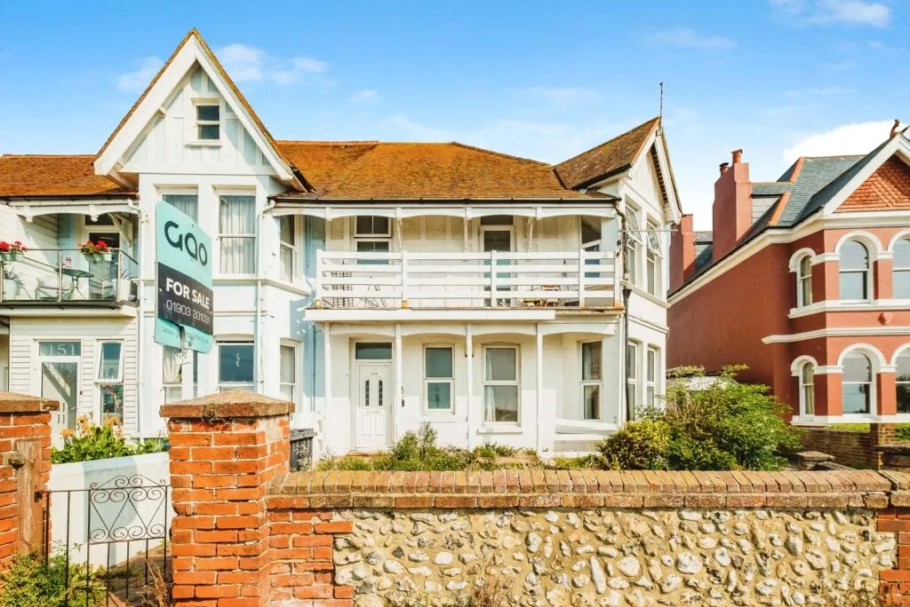 1 bed Ground Flat
