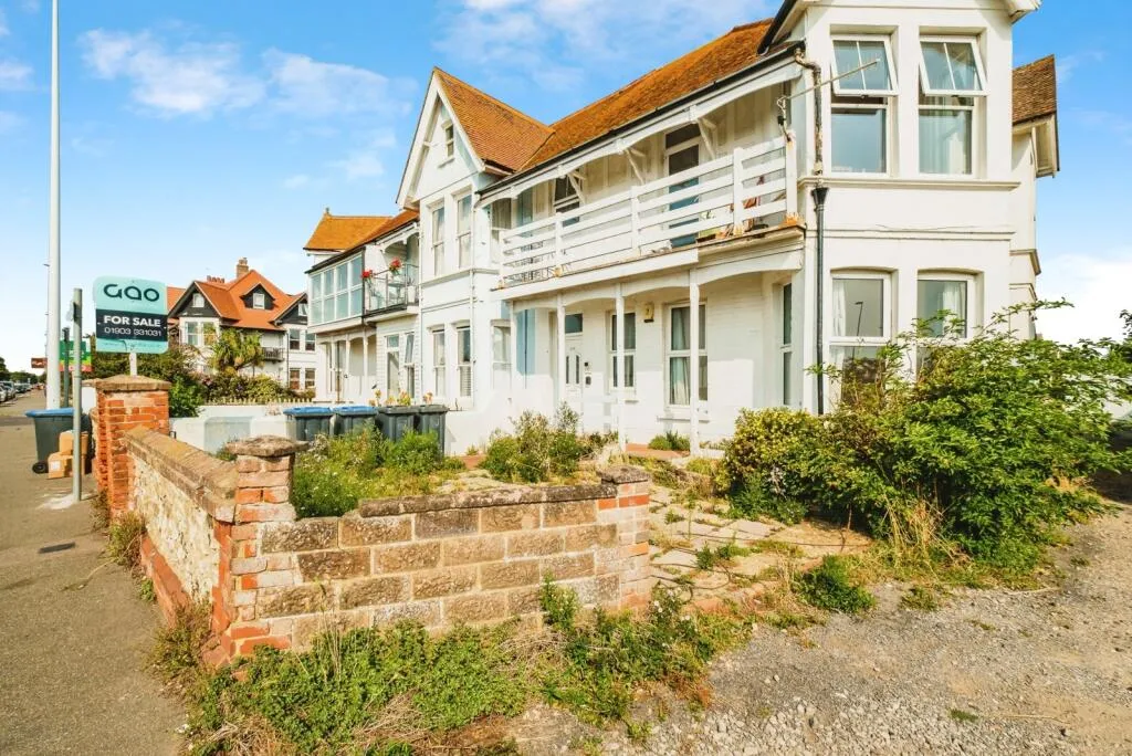 1 bed Ground Flat