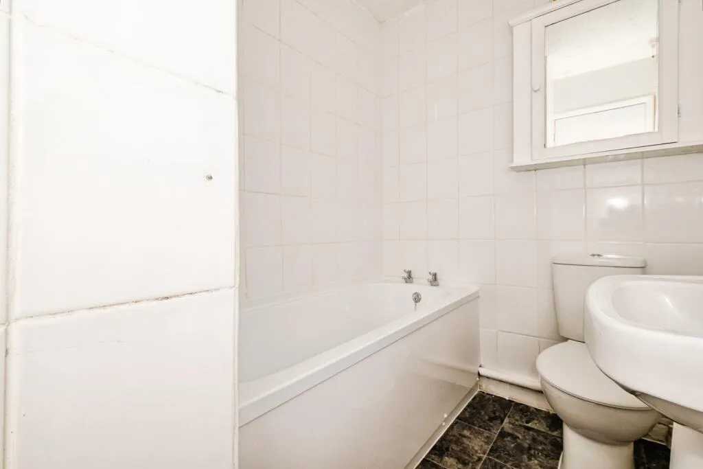 1 bed Ground Flat