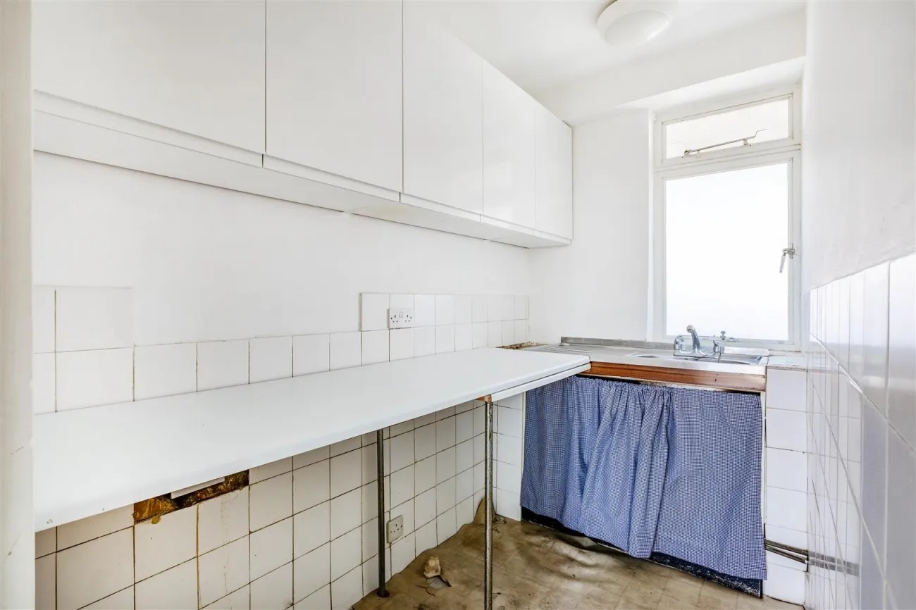 Embassy Court, Kings Road, Brighton, 1 bedroom, Apartment