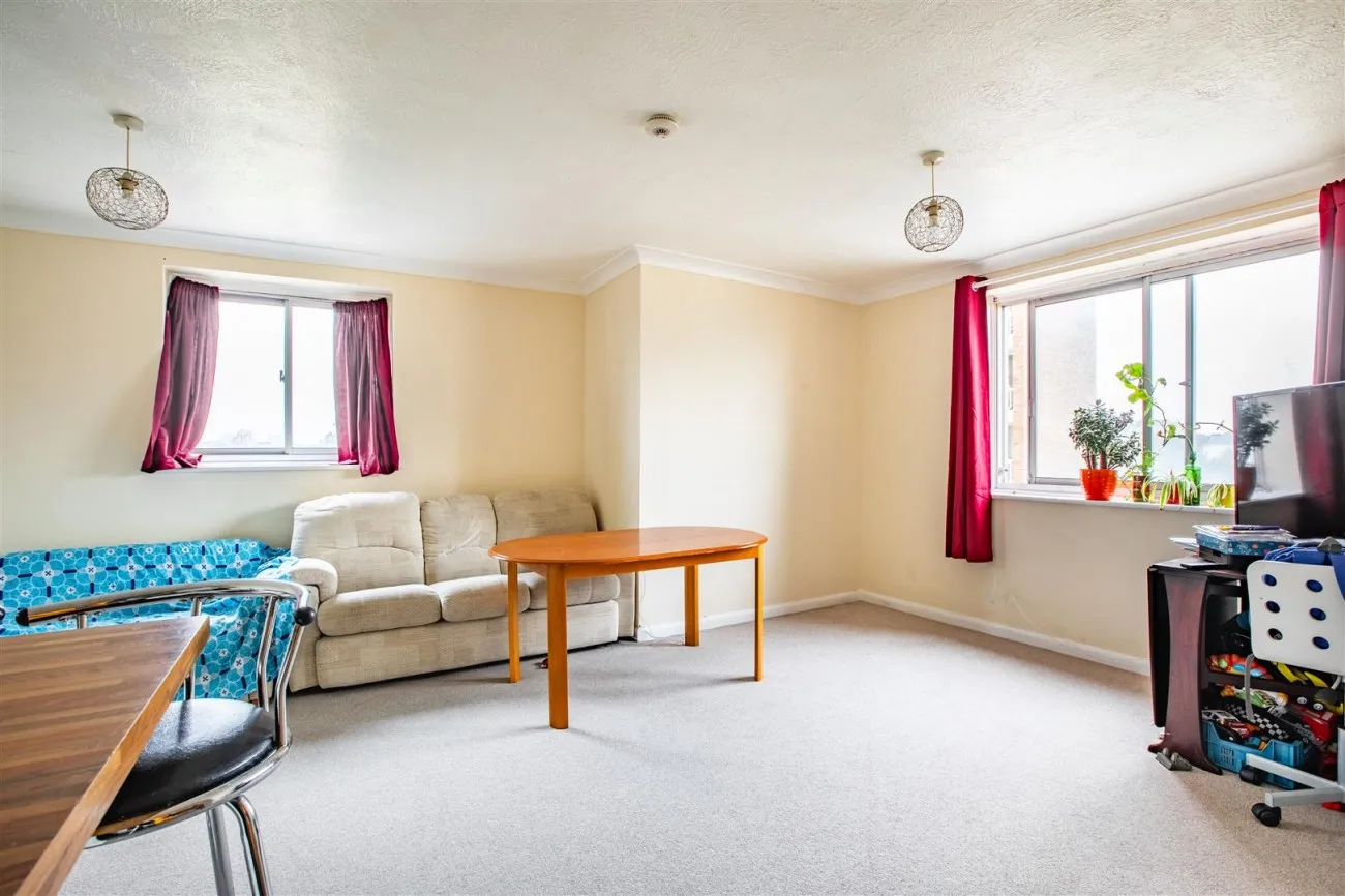 Brighton Road, Worthing, 2 bedroom, Apartment