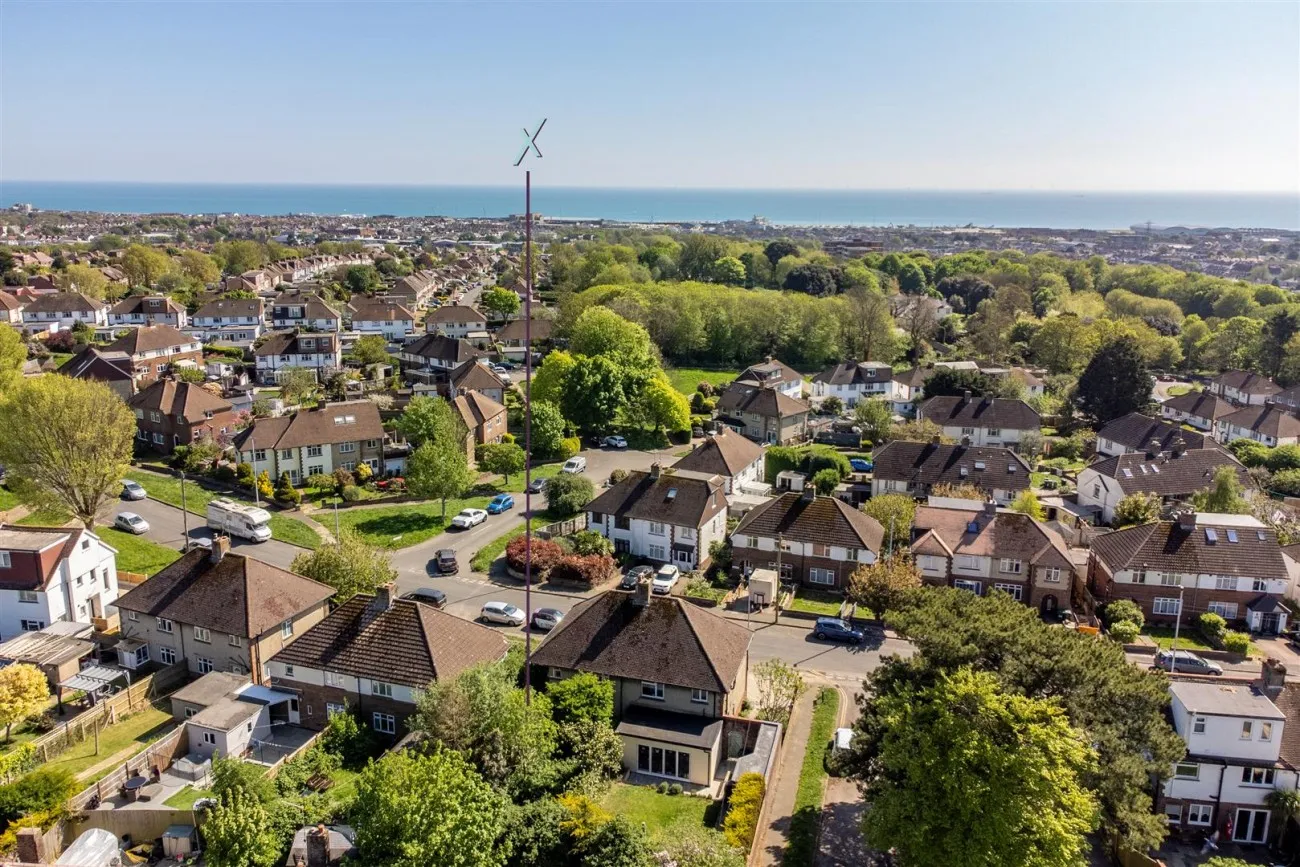 Easthill Drive, Portslade, Brighton, 3 bedroom, House - Semi-Detached