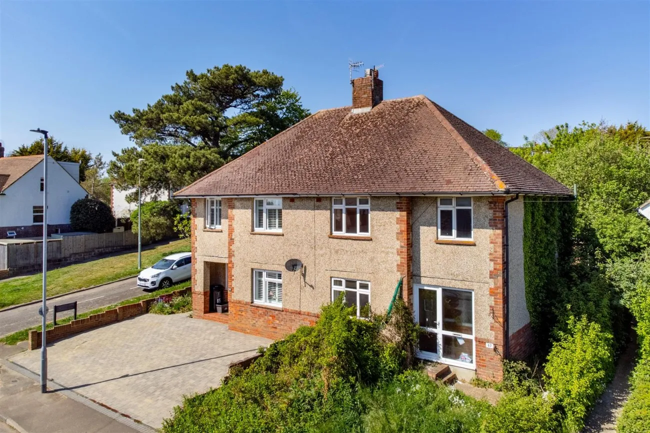 Easthill Drive, Portslade, Brighton, 3 bedroom, House - Semi-Detached