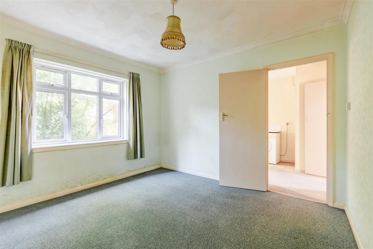 Easthill Drive, Portslade, Brighton, 3 bedroom, House - Semi-Detached