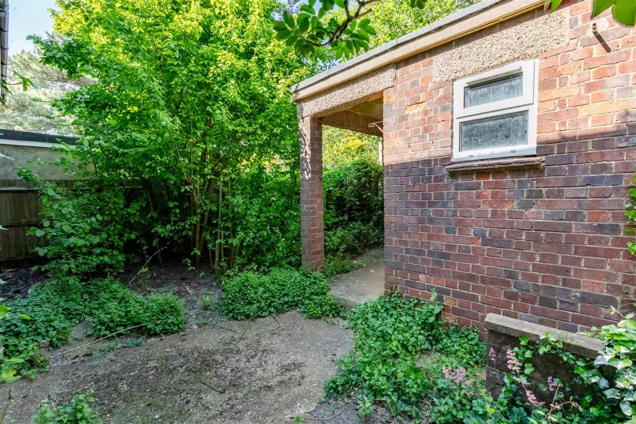 Easthill Drive, Portslade, Brighton, 3 bedroom, House - Semi-Detached