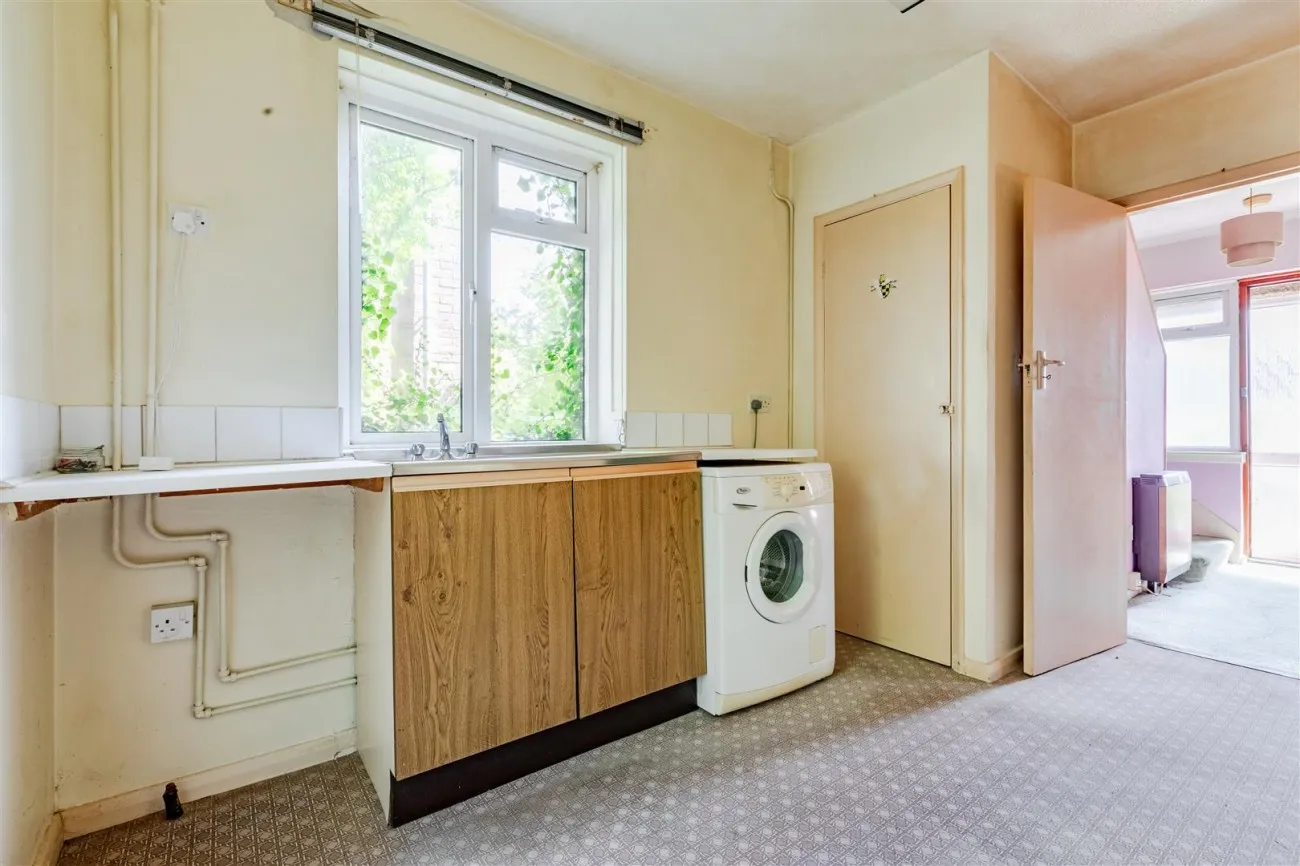 Easthill Drive, Portslade, Brighton, 3 bedroom, House - Semi-Detached